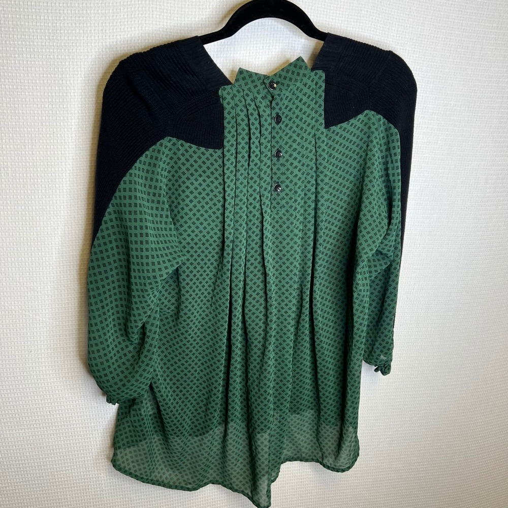 Cabi Womens XS Black Green Mixed Media Button Back Geometric Sweater Top - Picture 3 of 5